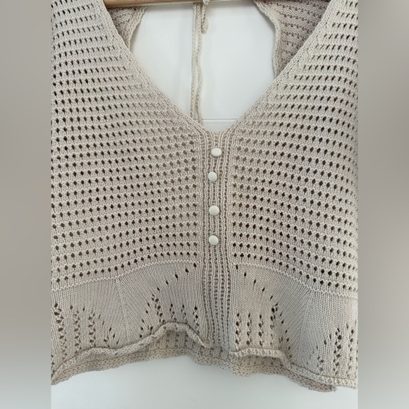 Urbanic Keyhole Back Pointelle-Knit Cropped Sweater, size large. - Picture 3 of 5